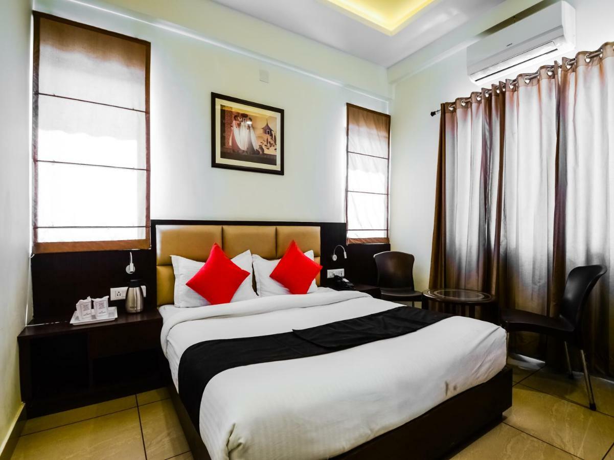 Capital O 35703 Hotel Sarovar Grand Udajpur Exteriér fotografie